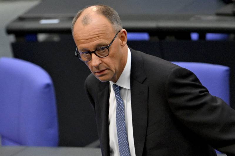 Conservatore, anti-migranti e milionario: chi è il nuovo cancelliere tedesco Merz