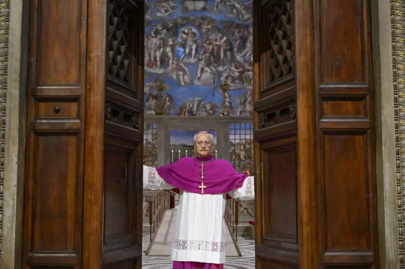 Mostrare, dissimulare, pazientare, chiudere: la strategia tutta politica dietro l'elezione