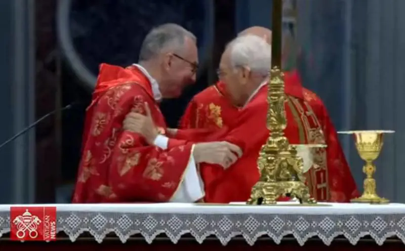 Re, preghiera per il Papa. "Che scuota le coscienze"
