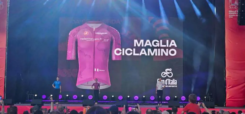 Fumata rosa