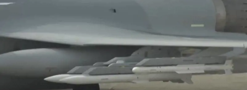 I missili letali della Cina: cosa sappiamo dei PL-15 usati dal Pakistan contro l'India