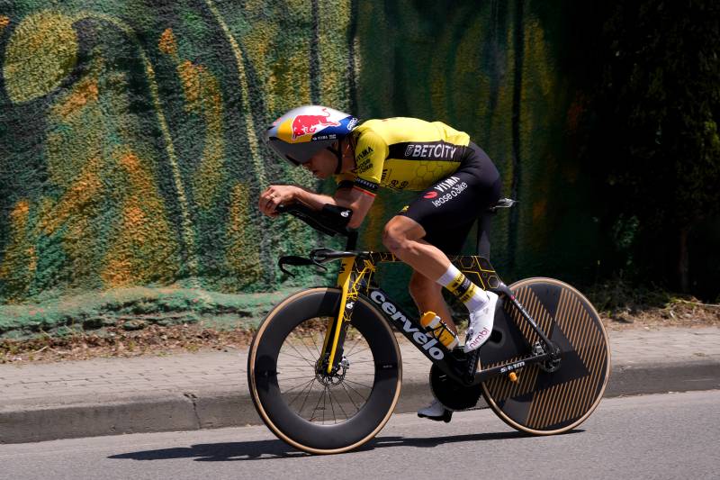 Giro 2025 tappa 2 Van Aert