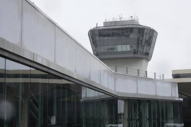 "Molte persone moriranno". L'oscura previsione dietro i blackout negli aeroporti Usa