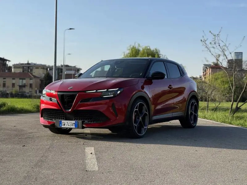 Alfa Romeo Junior Veloce: suv compatto ma dall’animo sportivo con 281 CV