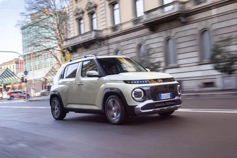 Hyundai Inster, la piccola che pensa in grande: ora accoglie 5 persone