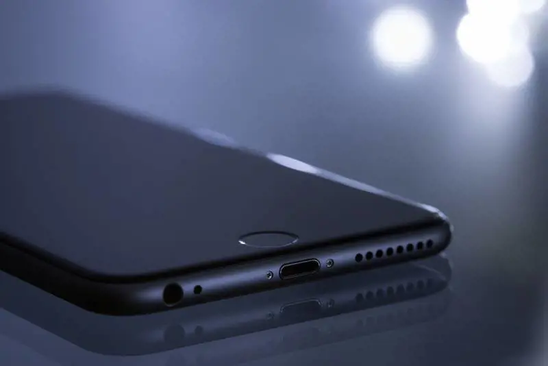 Samsung sbeffeggia Apple e a lancia la campagna #iCant