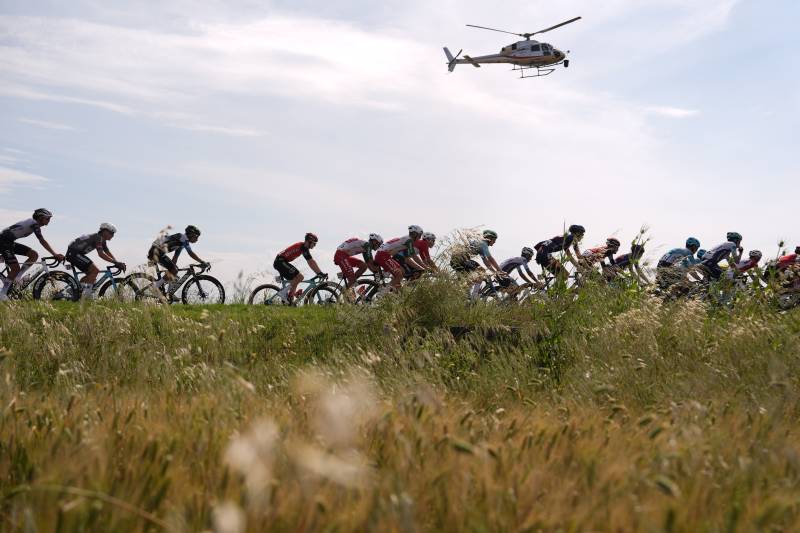 Giro 2025 tappa 5 gruppo