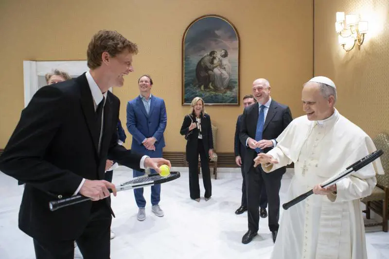 E Leone disse a Sinner: "Ora anch'io potrei giocare a Wimbledon"
