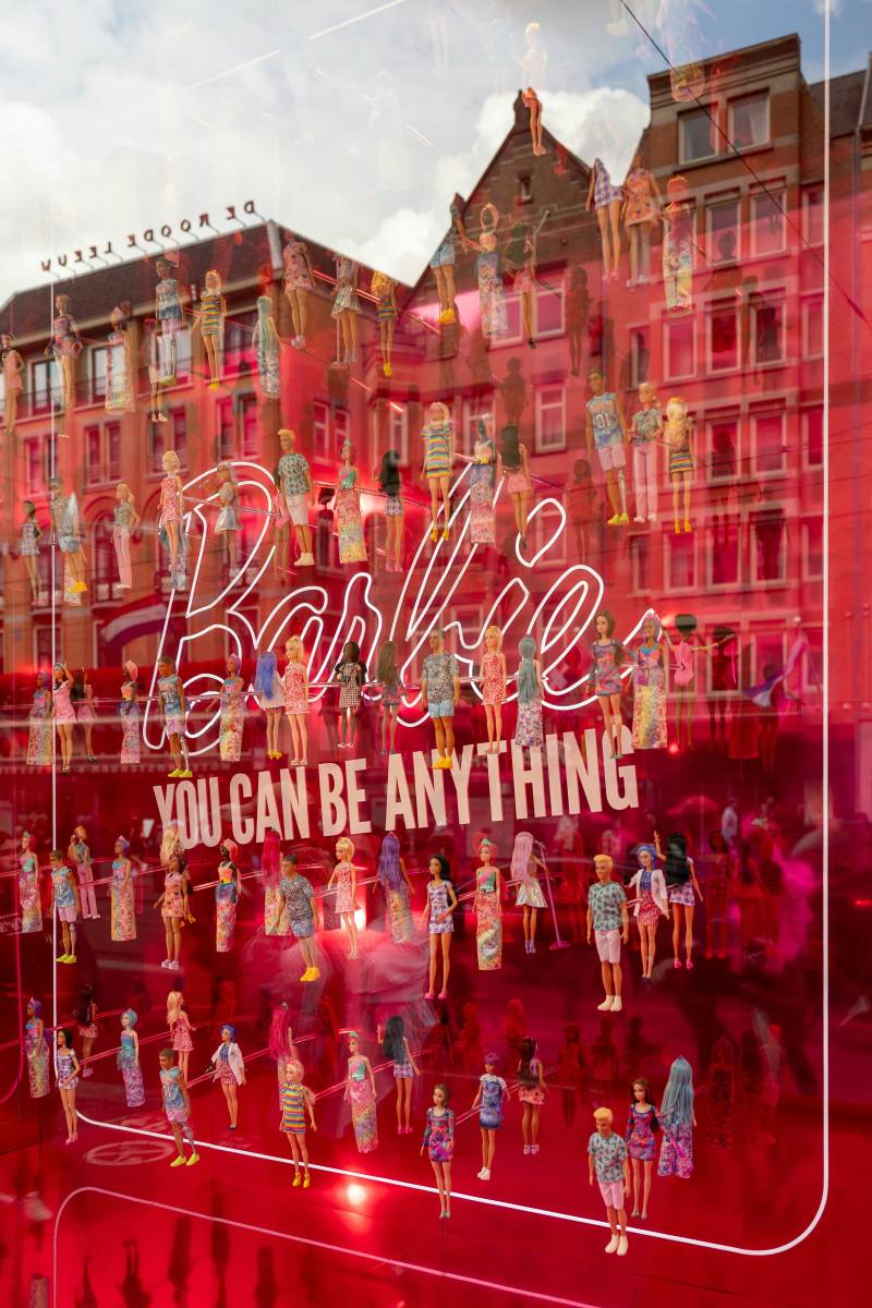 Ai piedi di Barbie