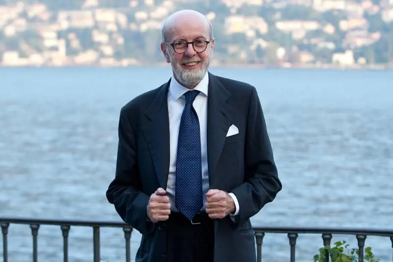 Open Fiber, Cucchiani vicino alla presidenza