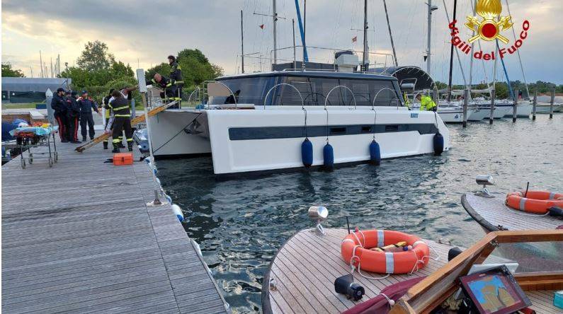 Venezia, 17enne cade dal catamarano e muore impigliata nell'elica nel primo giorno di lavoro