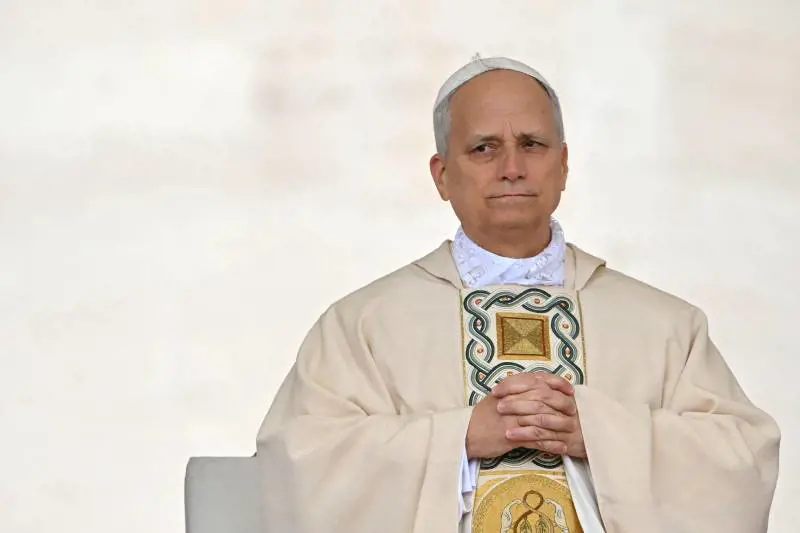 Leone XIV un mese dopo. Ecco perché il Papa si sente più peruviano che statunitense
