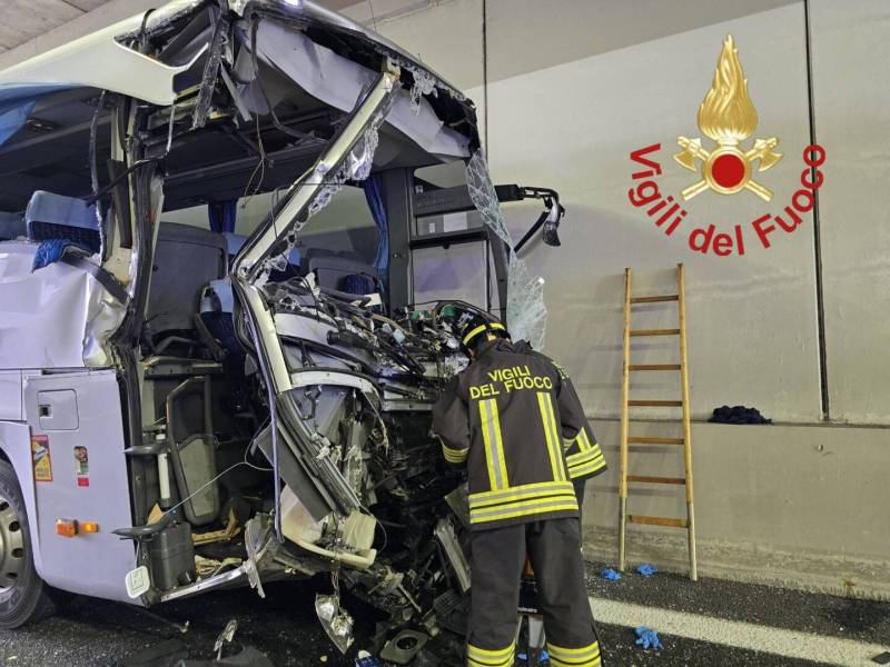 Schianto bus galleria di Lomazzo (Pedemontana)