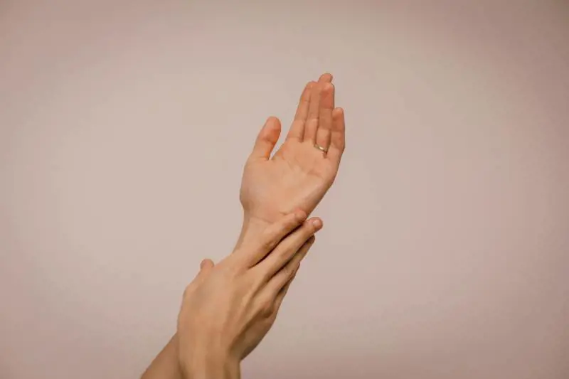 I cinque segnali della pelle che dicono che soffri di ansia
