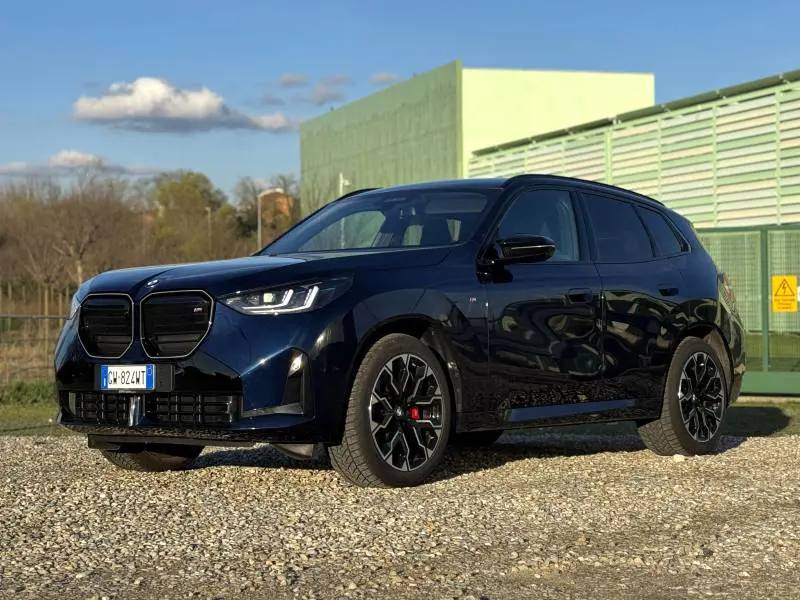 BMW X3 M50: la più sportiva della famiglia, tra comfort e grinta