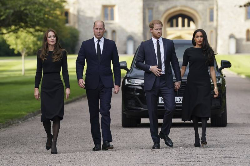 Il pianto a dirotto e il vestito di Charlotte. Cosa c’è davvero dietro la lite tra Kate e Meghan?