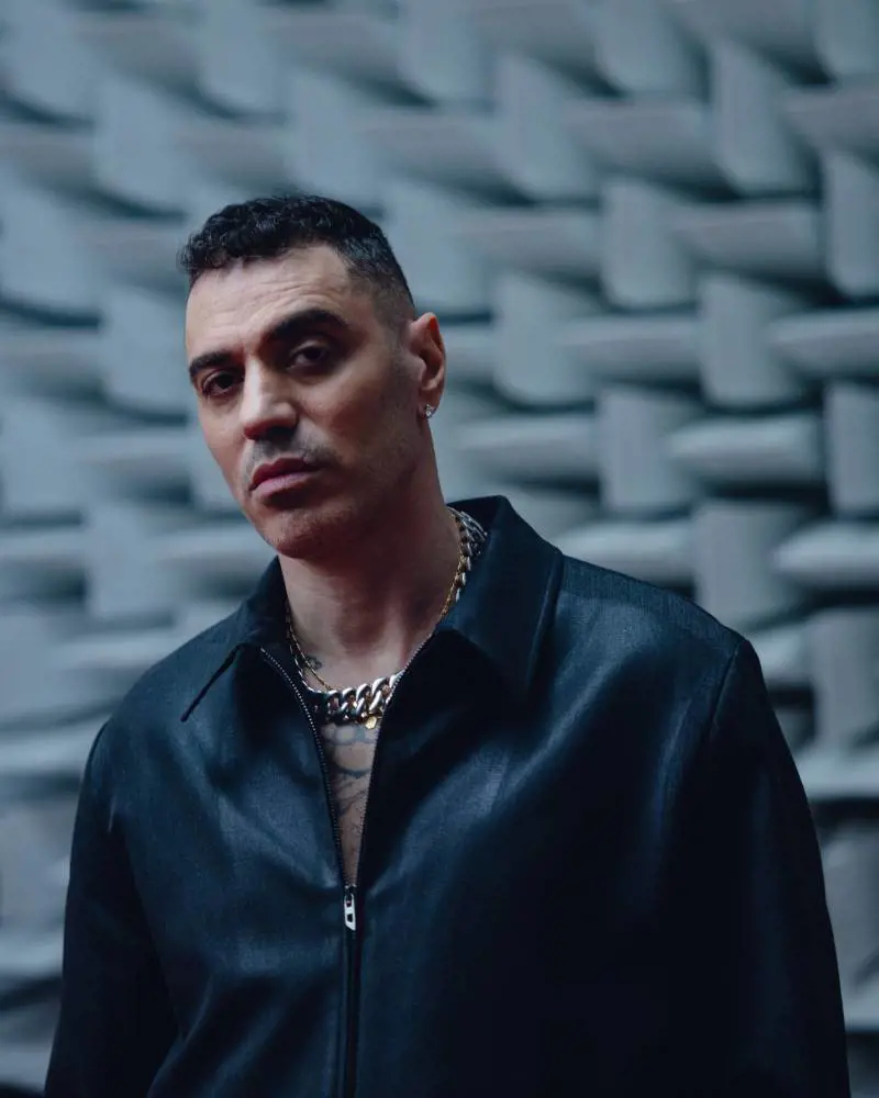 La guerra di ego, è psico-rap. Marracash si sdoppia in scena