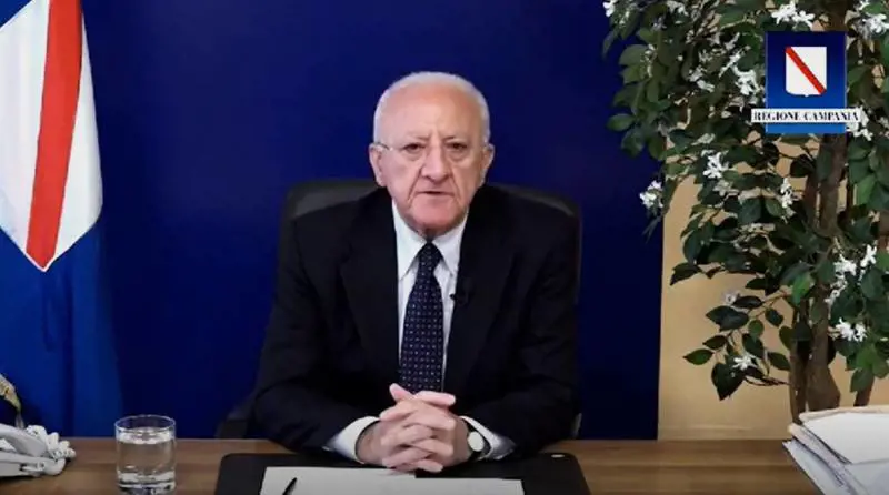 Siluro di De Luca a Schlein e Pd: "Per far carriera..."
