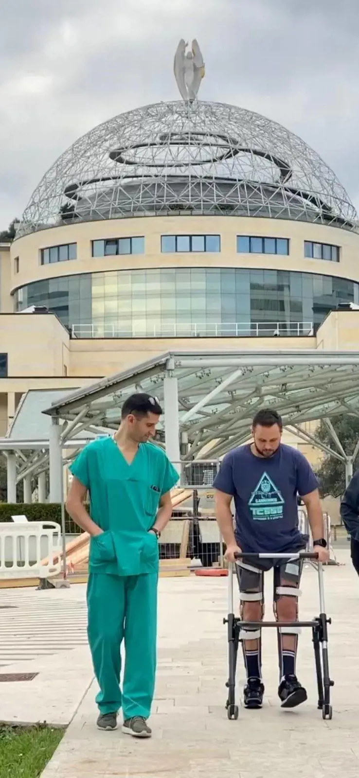 Torna a camminare con un neurostimolatore