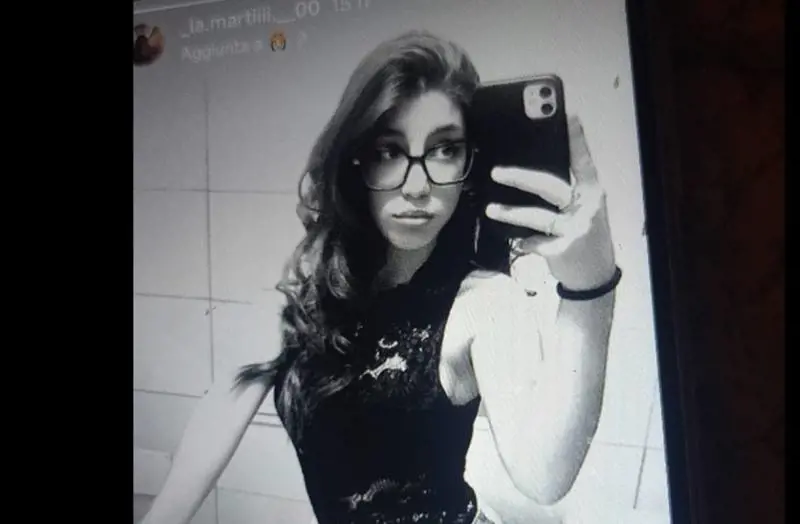 Afragola, il dolore della mamma di Martina Carbonaro: "Pagherà"