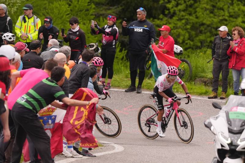 Giro 2025 tappa 17 Carapaz