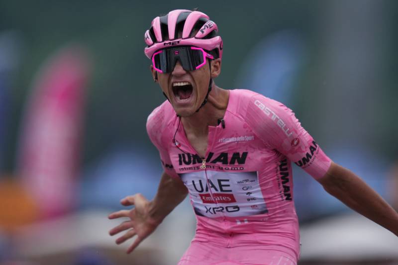 Giro 2025 tappa 17 Del Toro arrivo 2