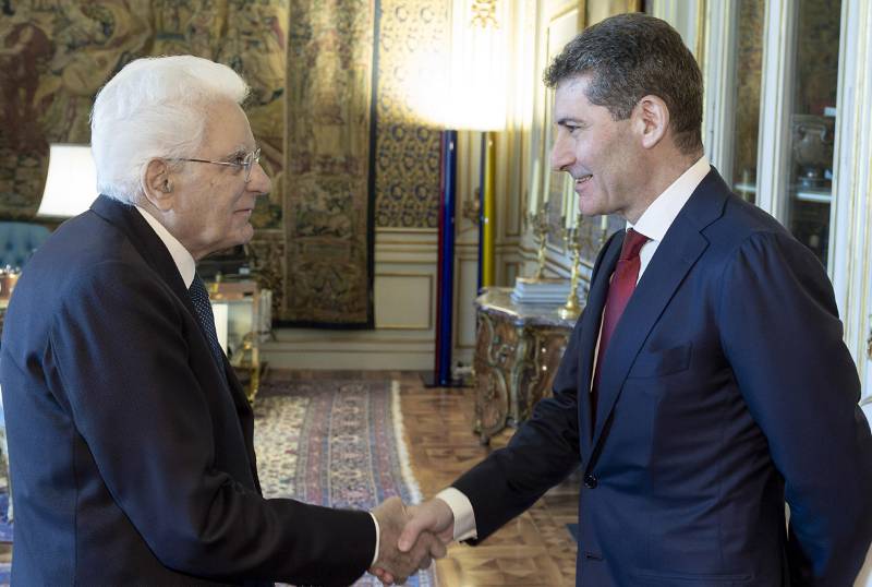 Mattarella sta con gli agenti: "Stima e fiducia nella polizia"