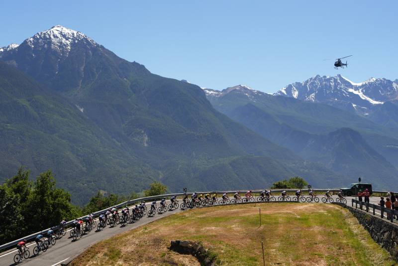 Giro 2025 tappa 19 gruppo