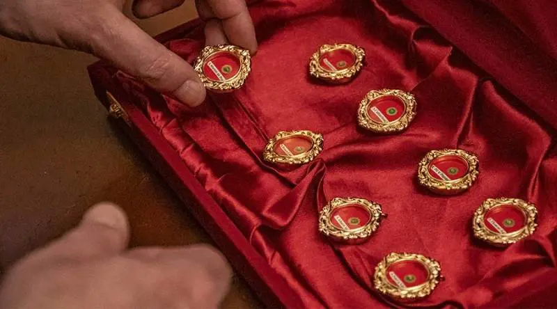 Il business dei santi ora spopola sul web Ossa, capelli e abiti: migliaia di euro per le reliquie sacre (ed è tutto illegale)