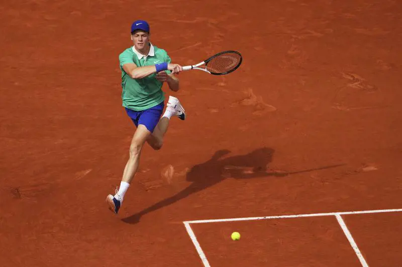 Roland Garros, Sinner è strepitoso: batte Bublik in tre set e arriva in semifinale