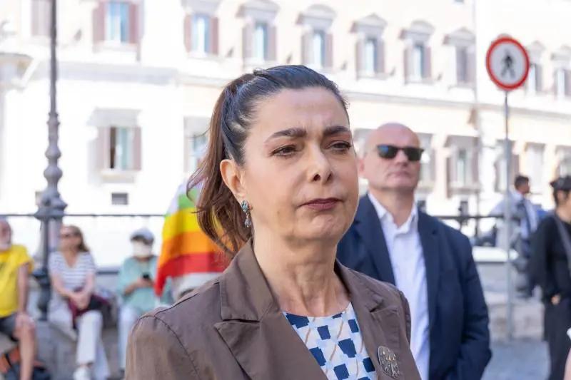 "Gli 007 con licenza di strage". Tutte le fake news spacciate per attaccare il dl sicurezza