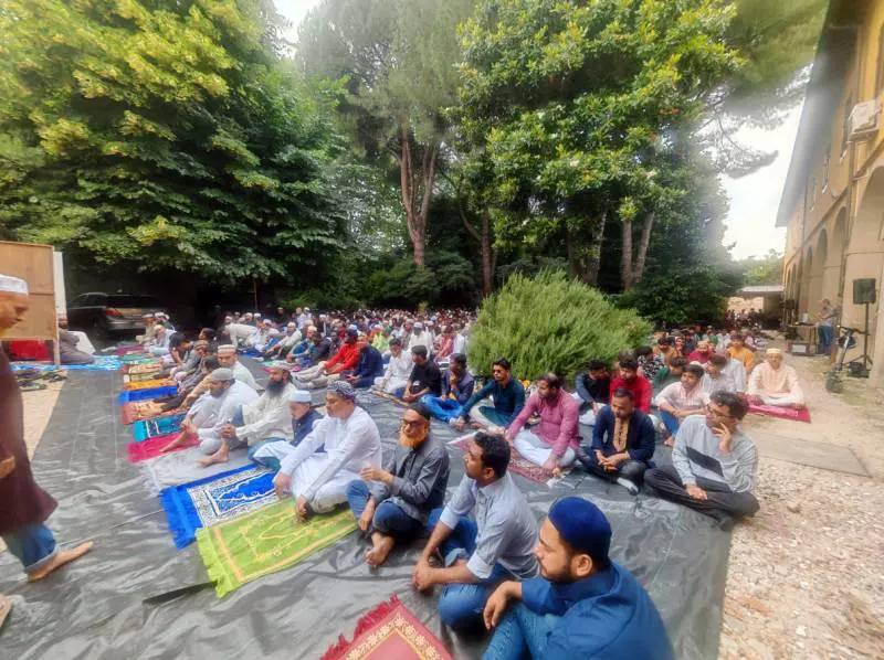La festa islamica del Sacrificio? Nel piazzale della chiesa cattolica. È polemica
