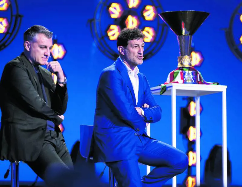 Un calendario da "matti" tra rivoluzioni e vecchietti