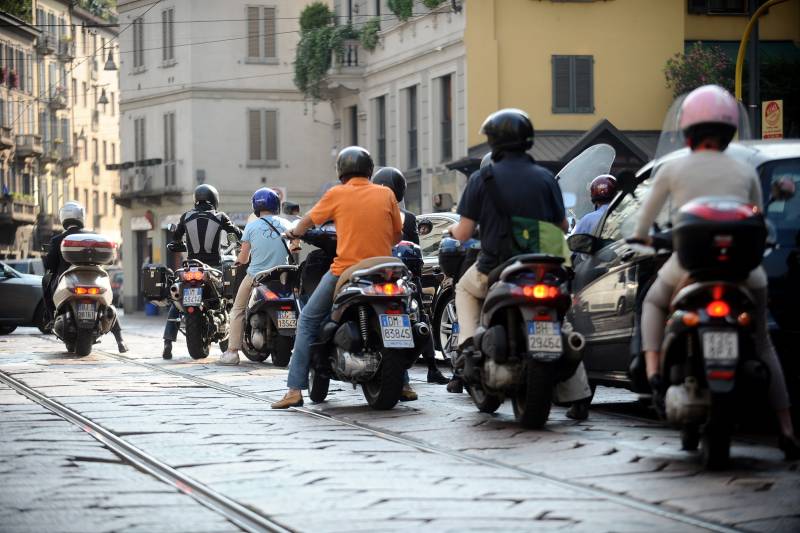 La nuova crociata di Sala: stop per 90mila moto