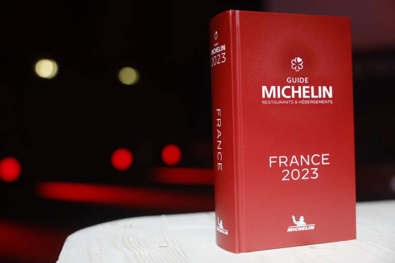 L'ultima sparata woke: la guida Michelin "è razzista"