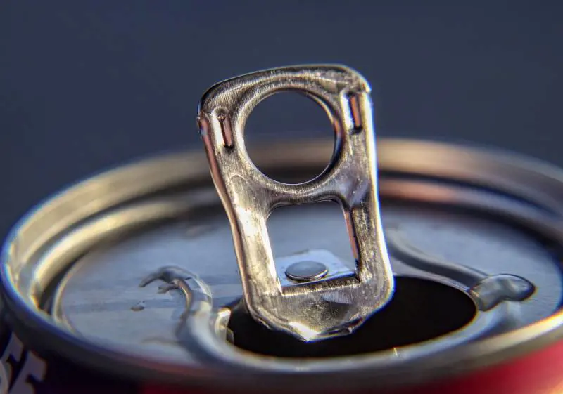 Occhio a come bevi queste bibite: gli effetti potrebbero essere dannosi per la salute