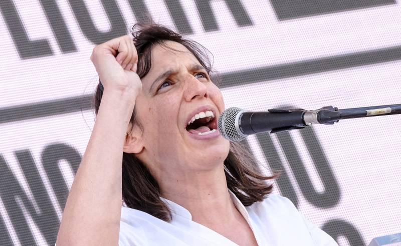 Non fatevi fregare dalla Schlein