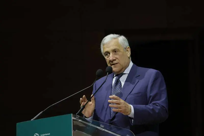 Vertice di maggioranza: c’è accordo sul fine vita. Ma sul terzo mandato Forza Italia dice no