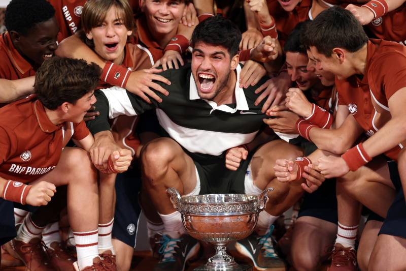 Ristorante e canzoni italiane: lo schiaffo di Alcaraz a Sinner dopo la vittoria al Roland Garros