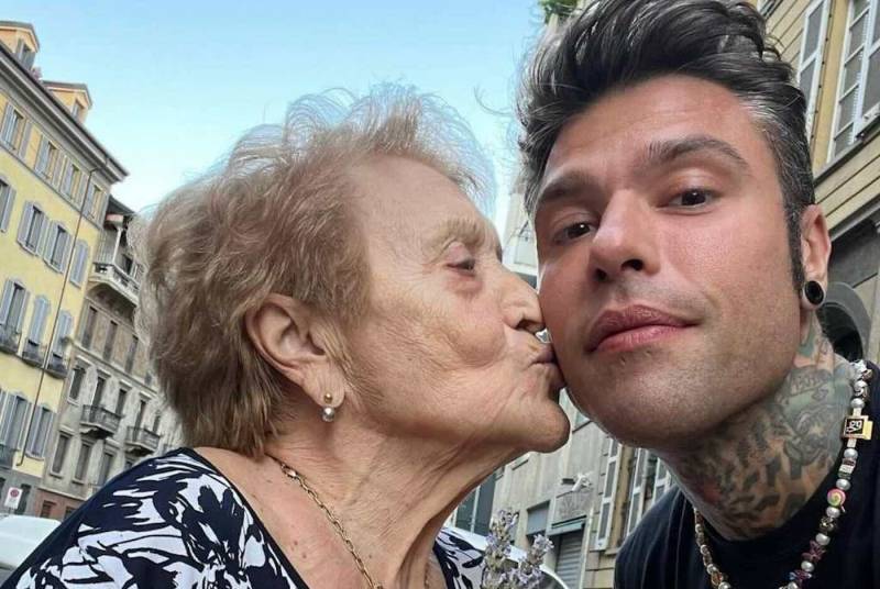 Nonna Luciana insieme a Fedez (Fonte Instagram) 
