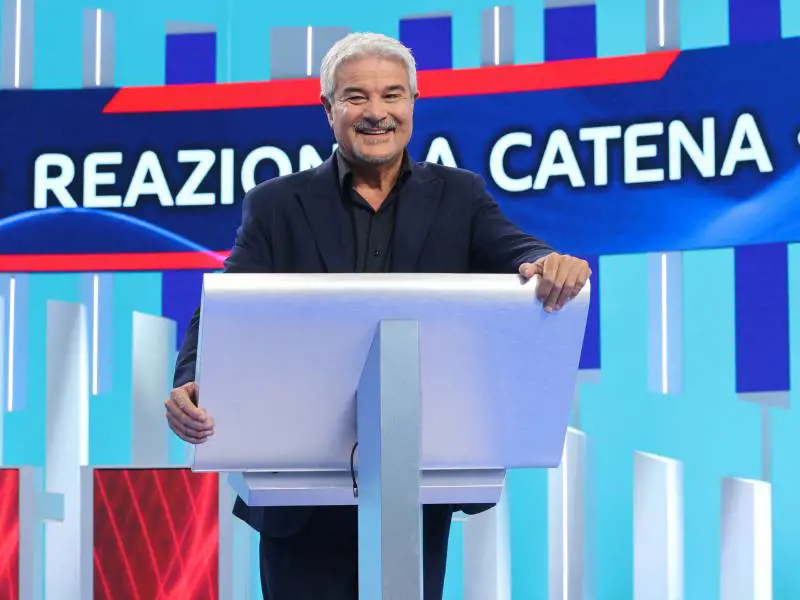 Pino Insegno conduttore di Reazione a catena