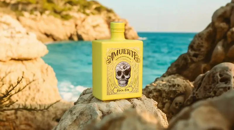 Un’estate in giallo con il Gin Amuerte