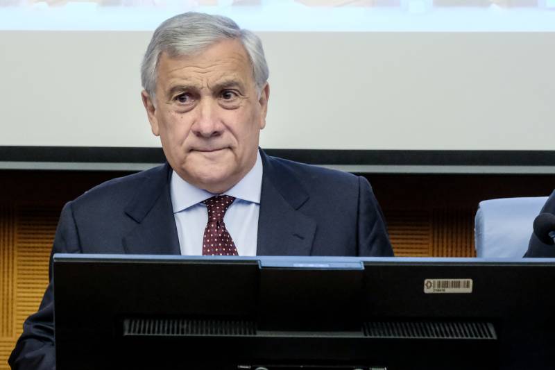 Israele-Iran, Tajani in audizione: "Teheran non può avere una bomba atomica"