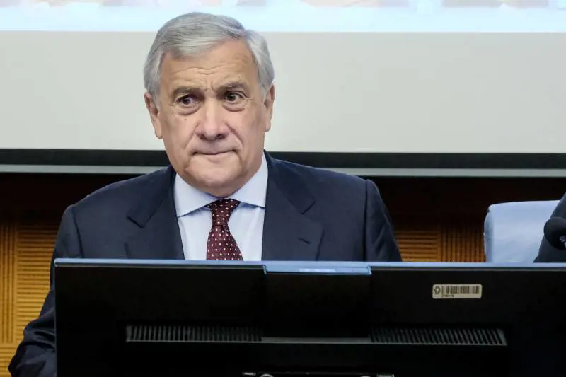 Israele-Iran, Tajani in audizione: "Teheran non può avere una bomba atomica"