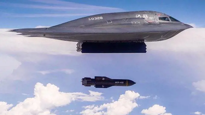 Solo la super bomba GBU-57 può colpire i tunnel nucleari: l'arma di Trump che manca a Israele