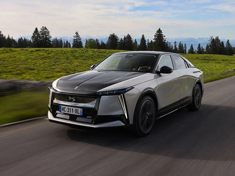 DS N°8: la prova dell'ammiraglia di lusso francese