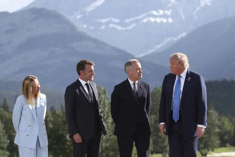 Trump contro Macron. "Non sa di cosa parla, non ci azzecca mai e spaccia fake news"