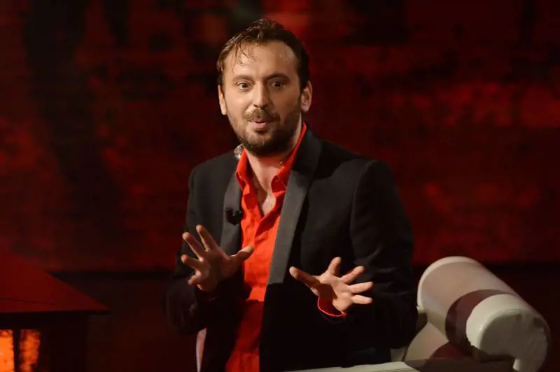 La confessione di Cremonini: "Manipolato dal mio ex manager"