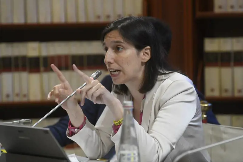 Sondaggi, il dato che sorprende tutti: cosa succede al centrodestra e al Pd