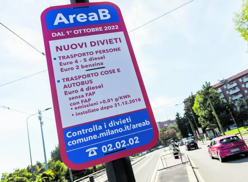 Sala si loda: "Milano è migliorata, Area B è un esempio in Europa"
